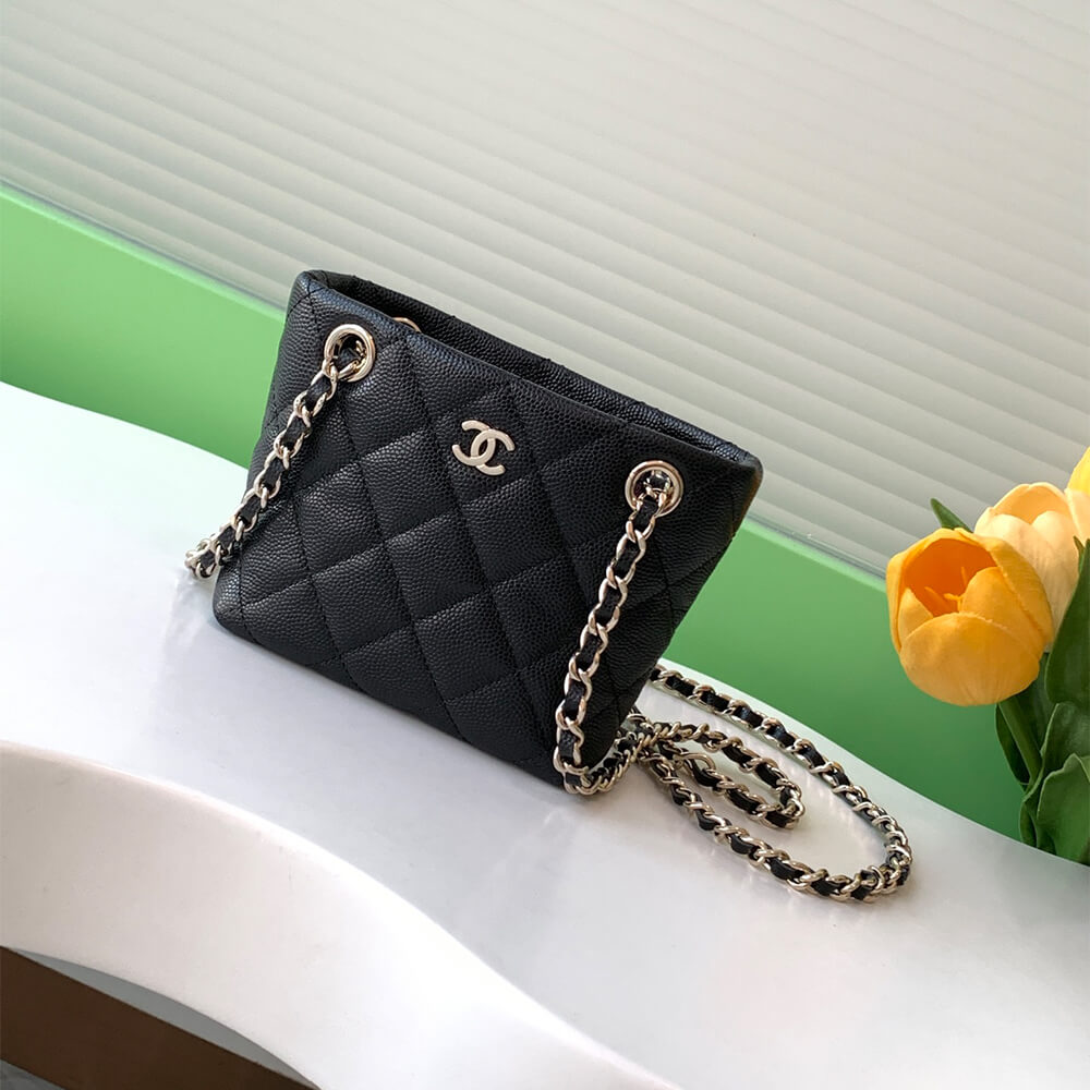 Classic Clutch with Chain