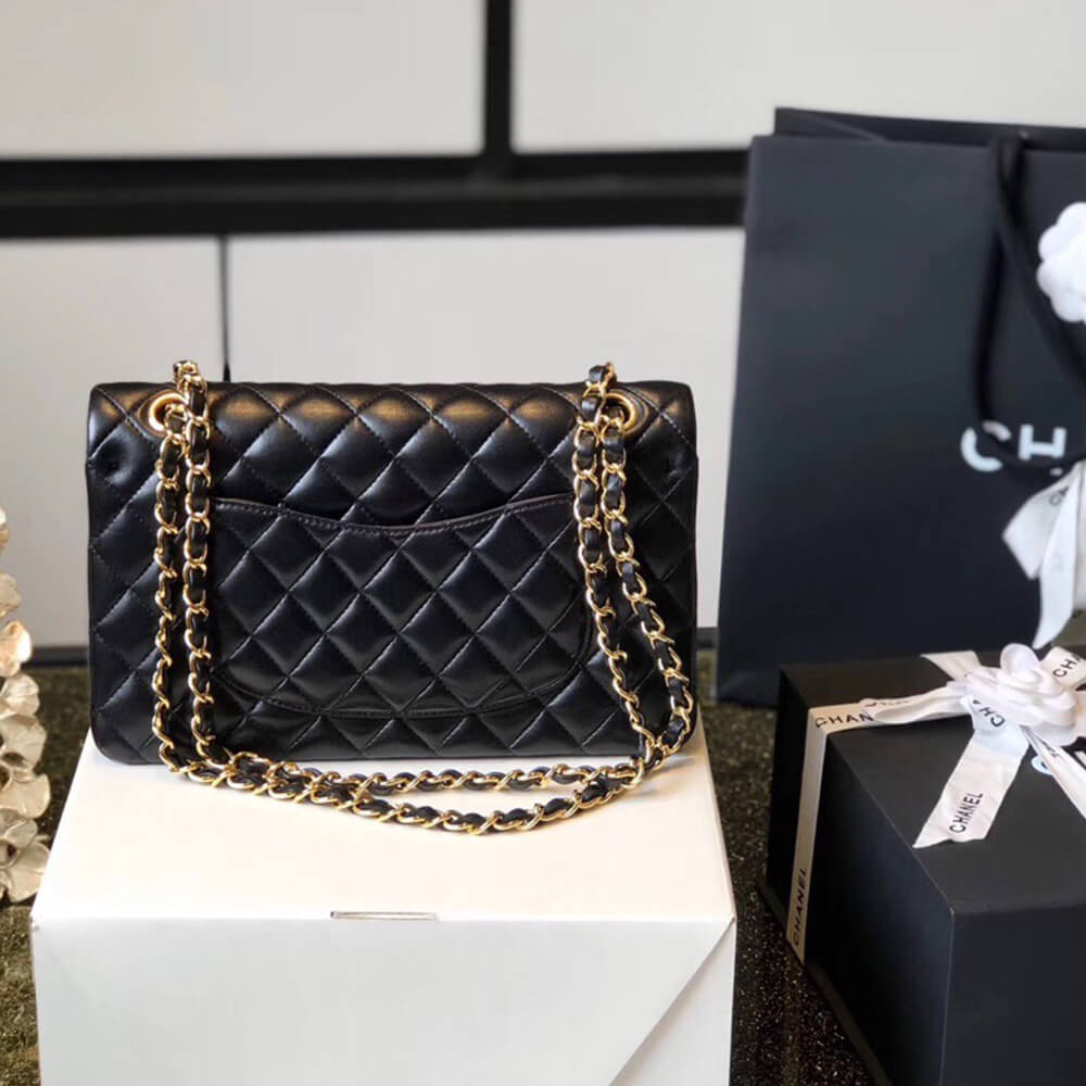 CLASSIC FLAP HANDBAG