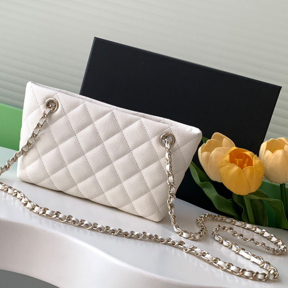 Classic Clutch with Chain
