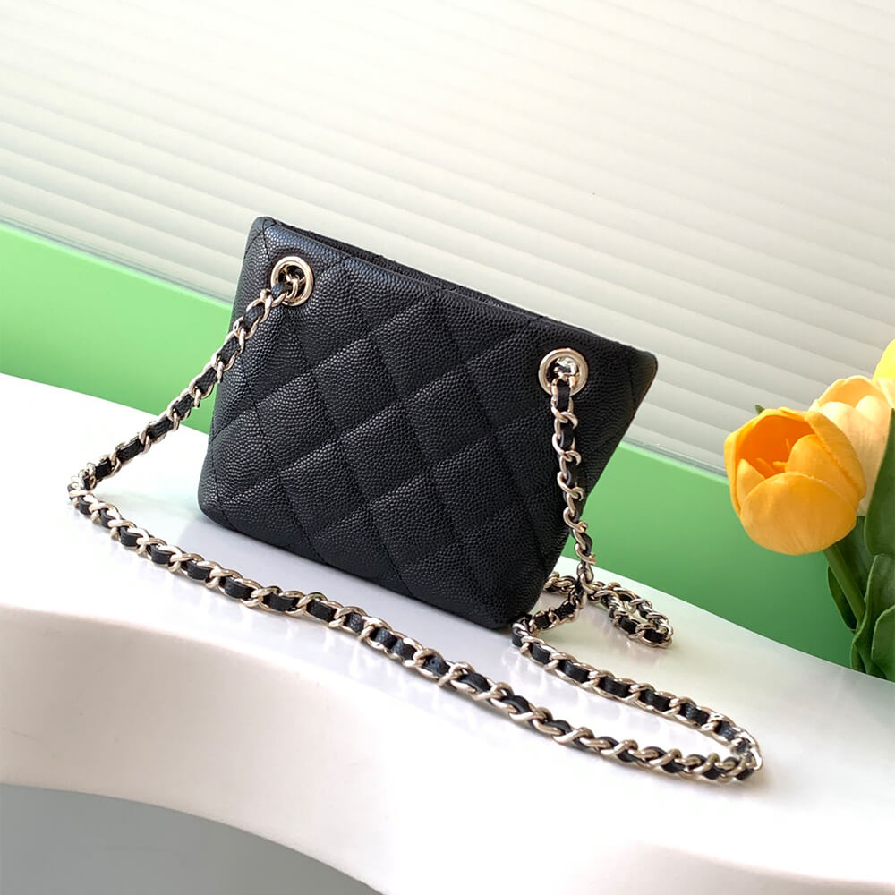 Classic Clutch with Chain