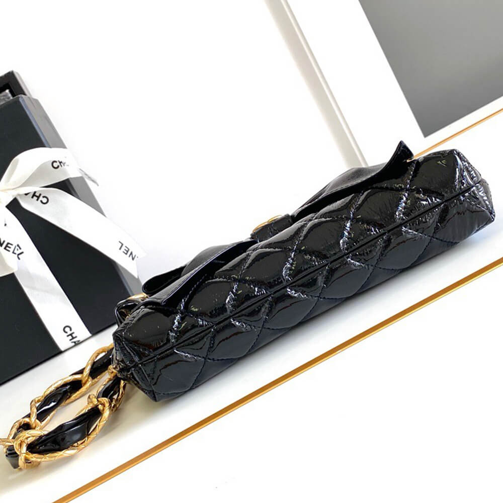 Large Clutch With Chain
