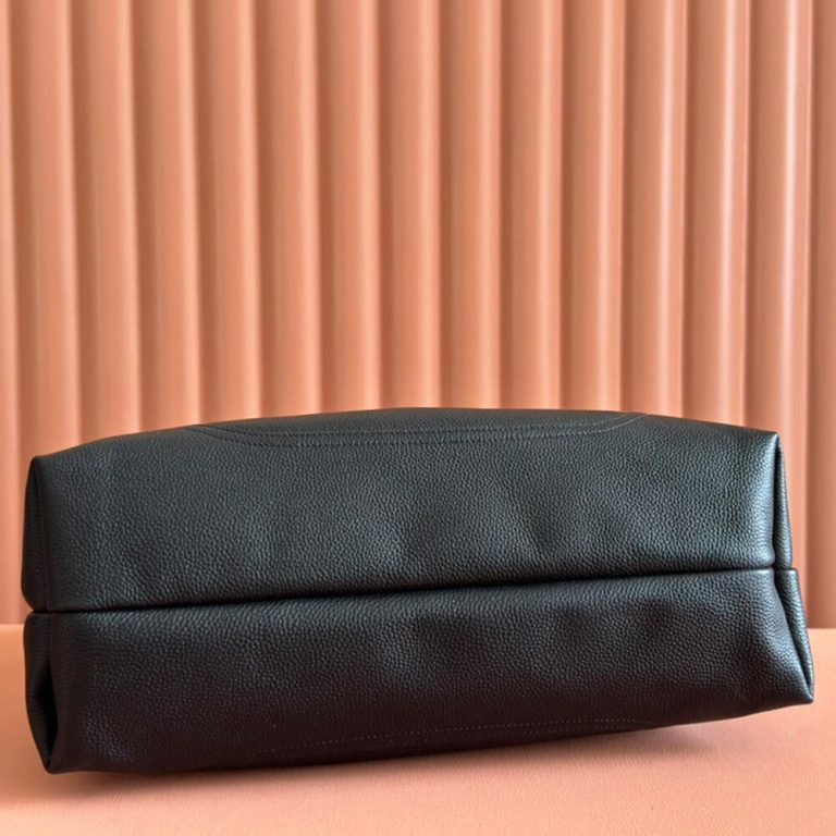 Softbit maxi shoulder bag