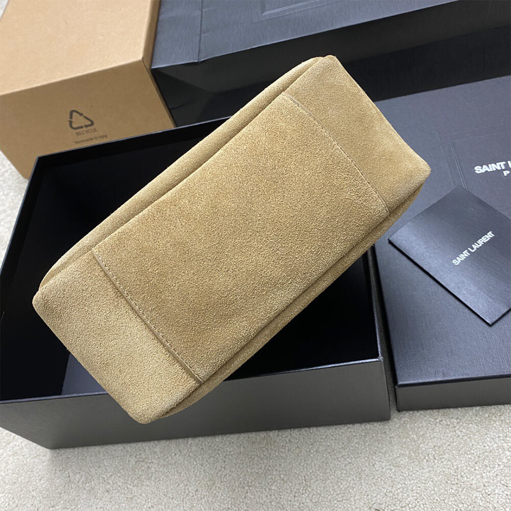 le 5 a 7 supple small suede