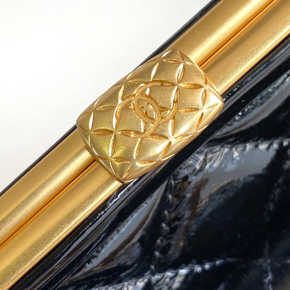 Large Clutch With Chain