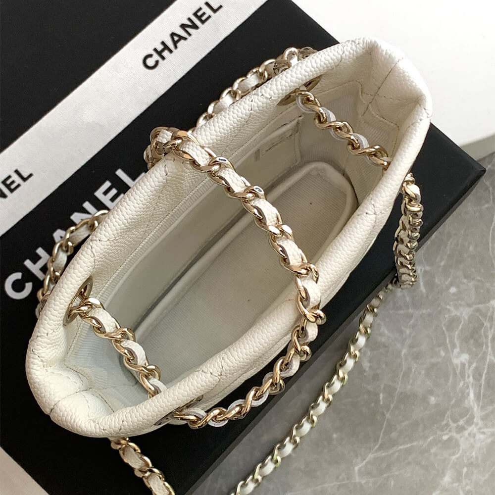 Classic Clutch with Chain