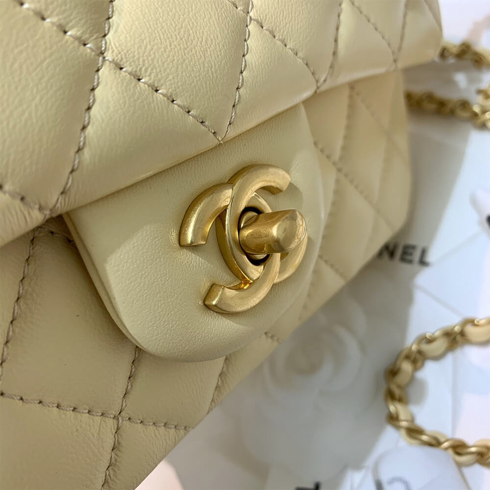 Classic Flap Shoulder Bag