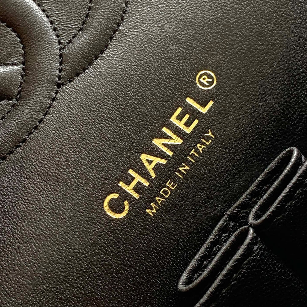 CLASSIC FLAP MEDIUM