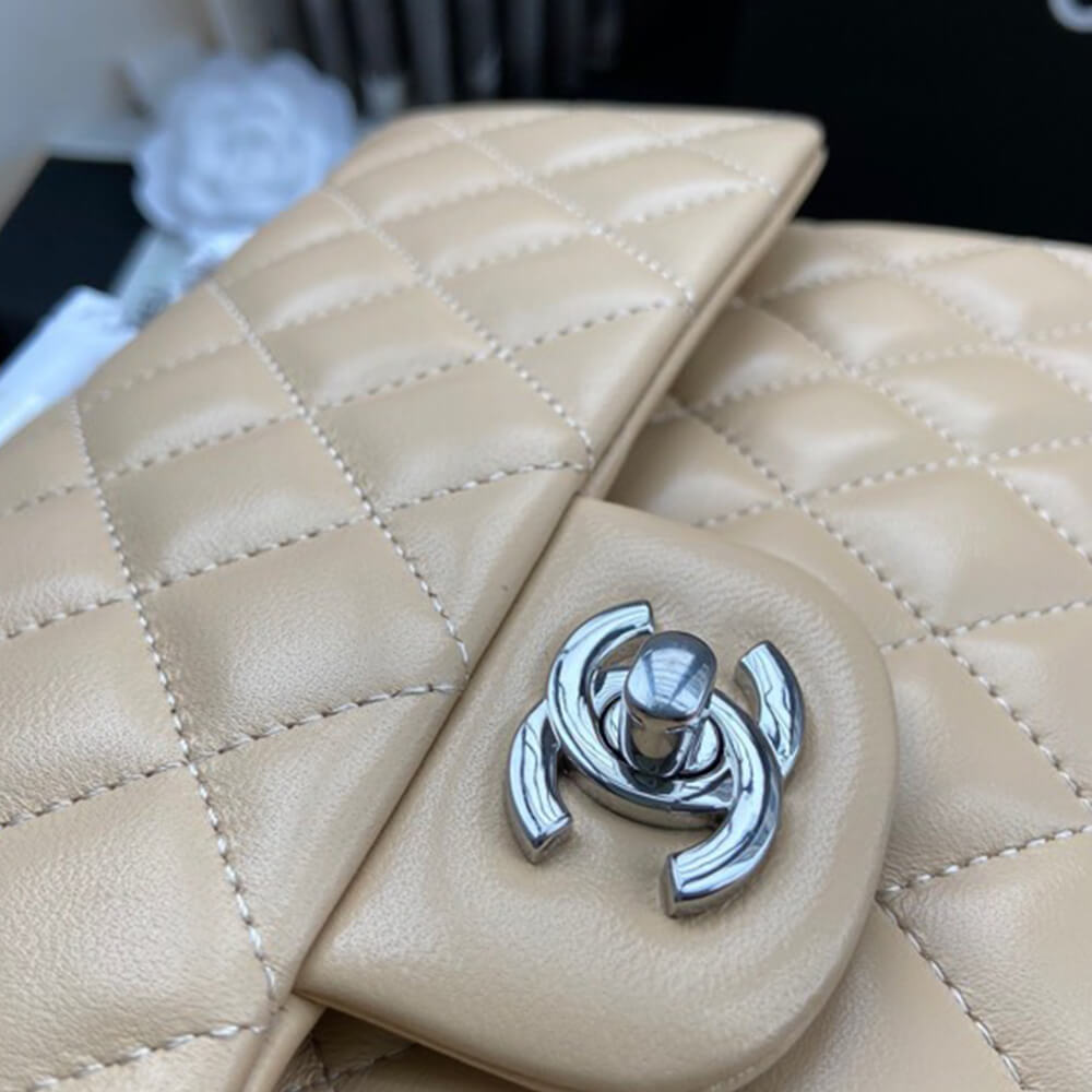 Classic Flap Medium