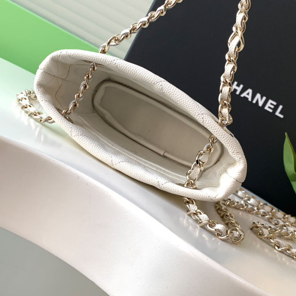 Classic Clutch with Chain