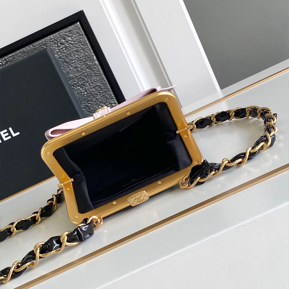 Clutch With Chain
