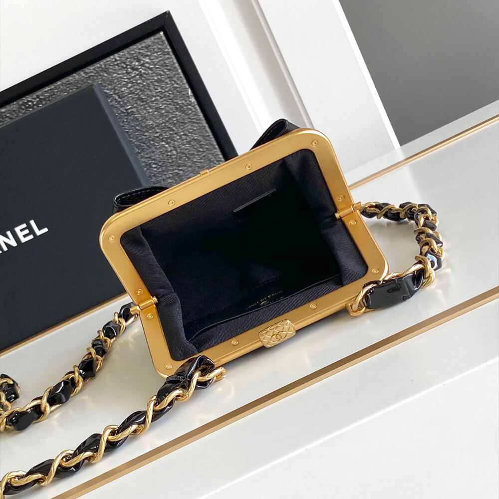 Clutch With Chain