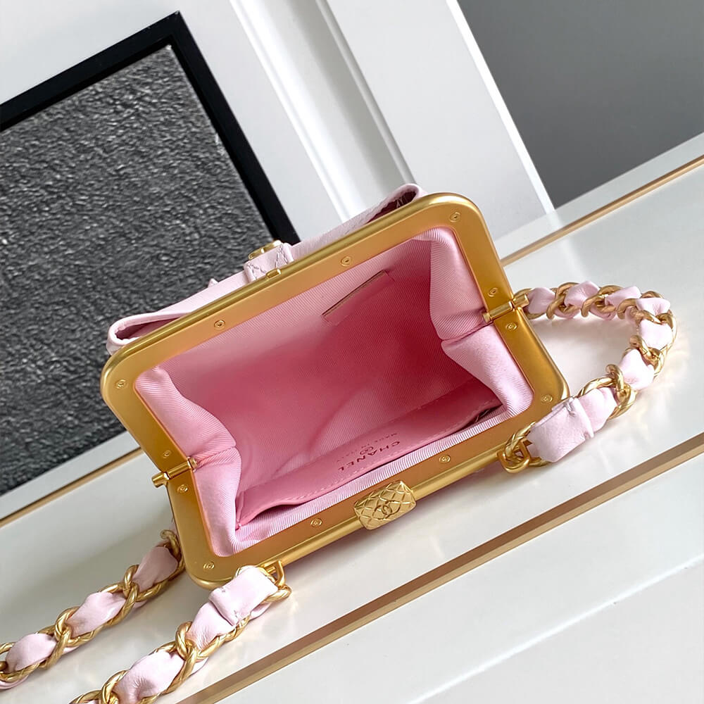 Clutch With Chain