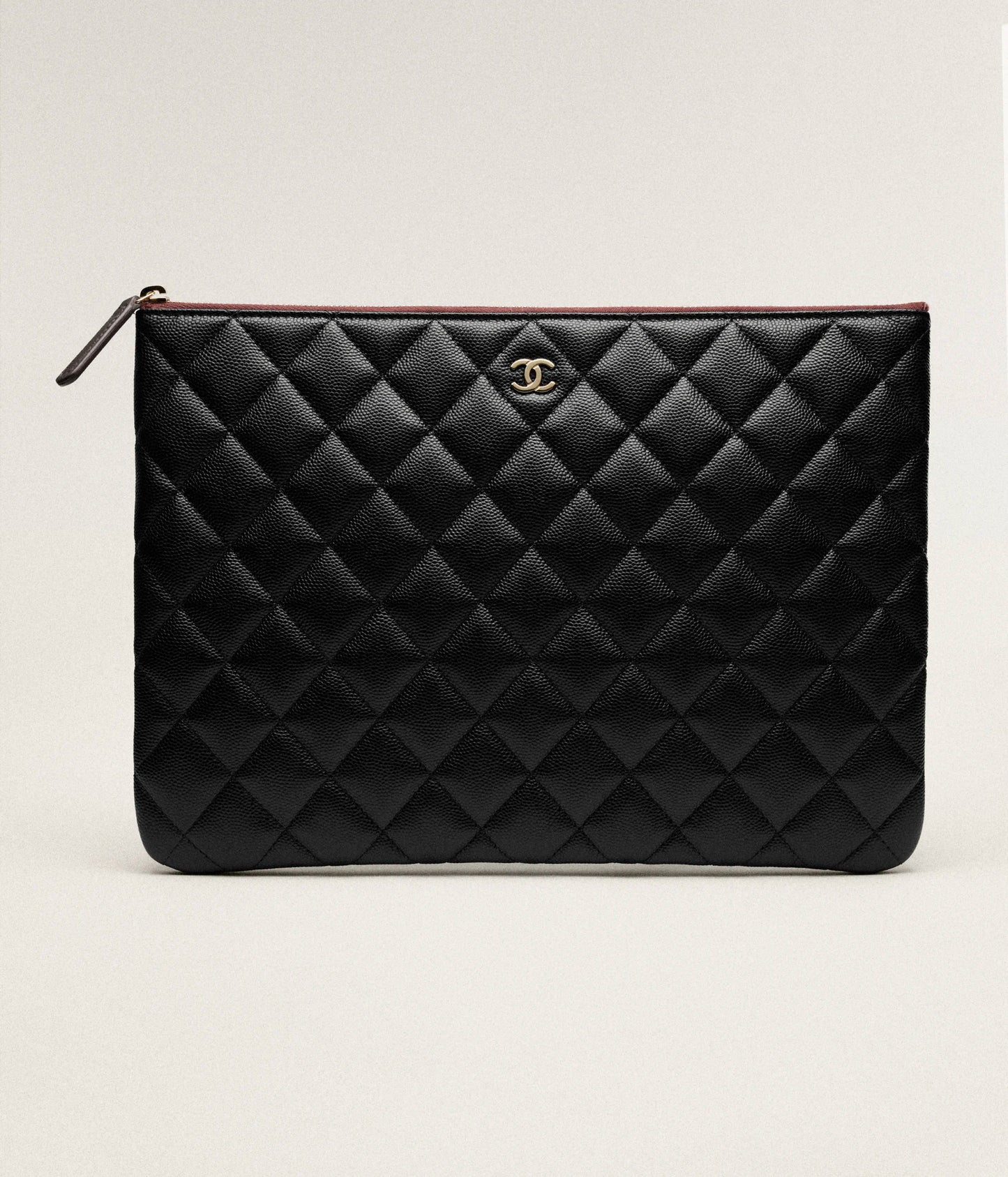 Classic Zipped Pouch Grained Shiny Calfskin & Gold-Tone Metal Black