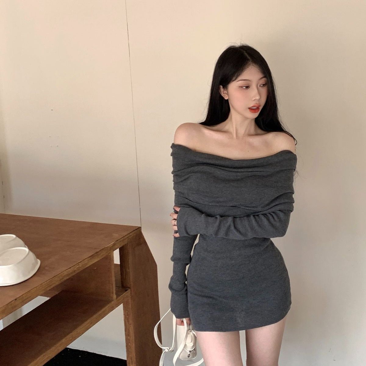 Slim One-Word Collar S-xy Pullover