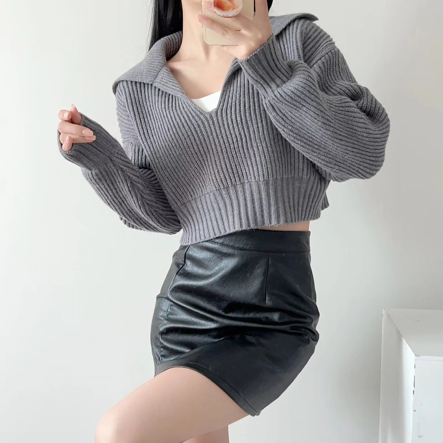 Four-Color Lapel Knit Pullover