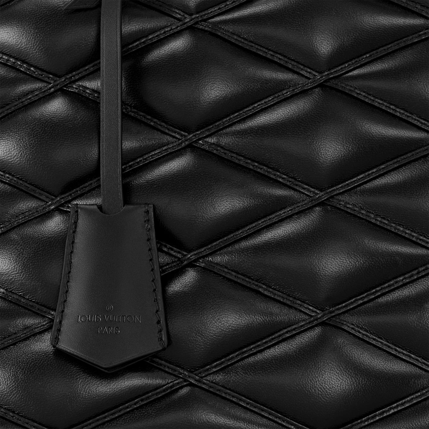 Black Lamb leather M23688 Alma PM