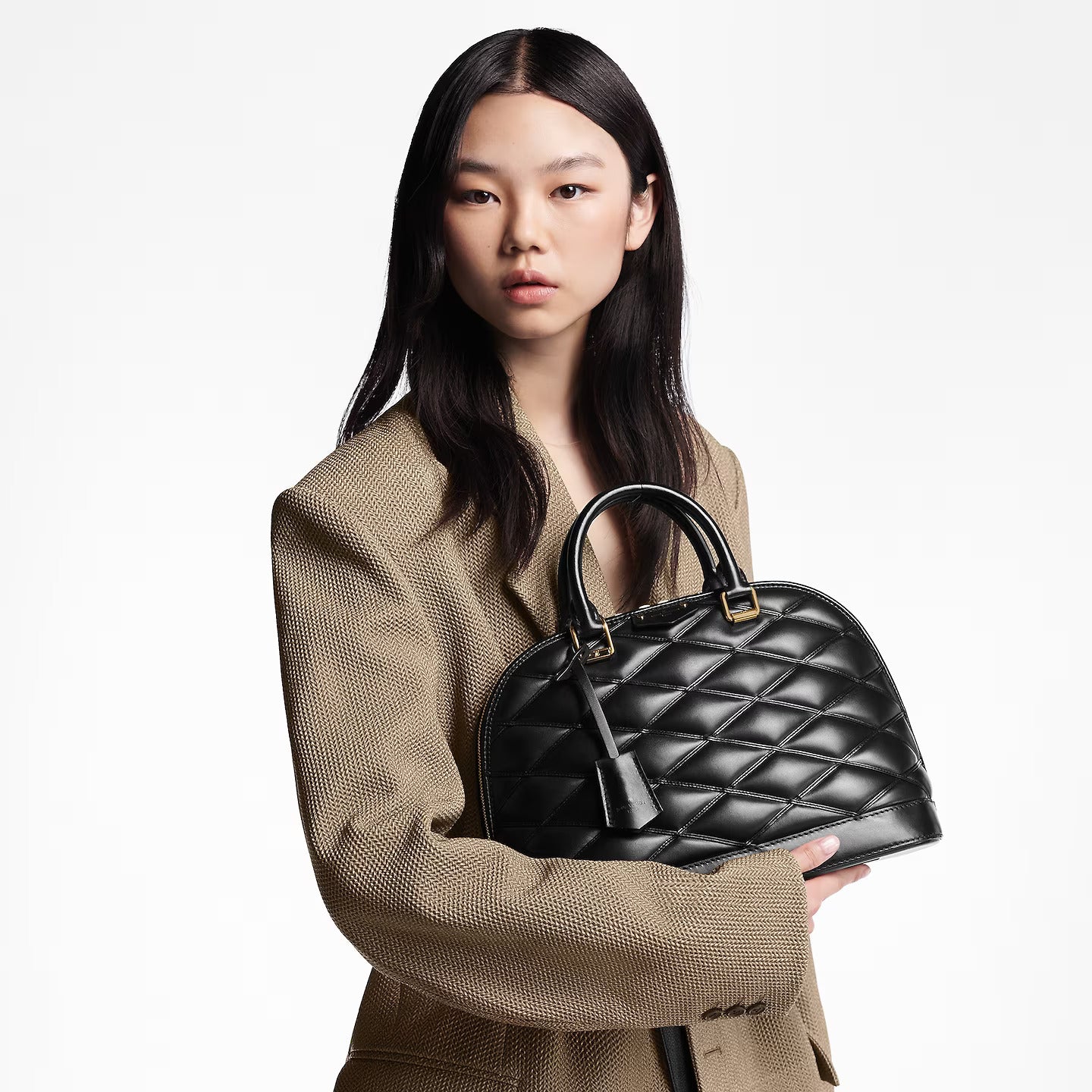 Black Lamb leather M23688 Alma PM