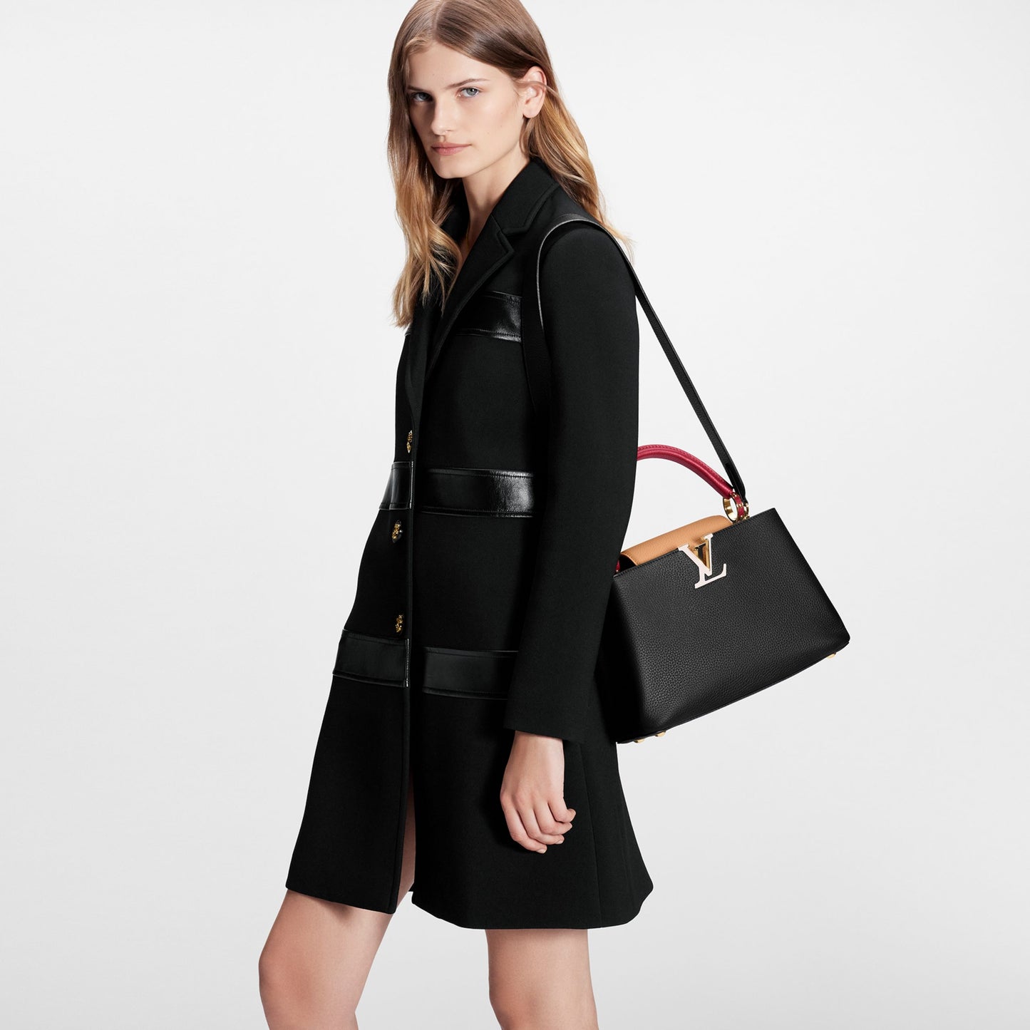 M20704 Capucines MM Noir Rubis