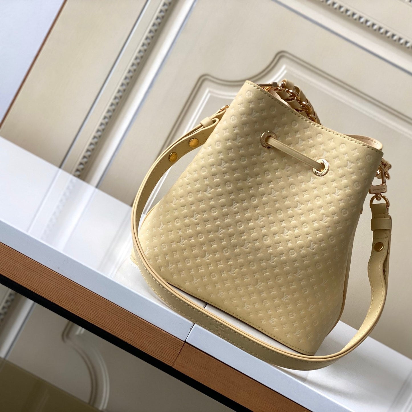 M22599 Calfskin Yellow Néonoé BB