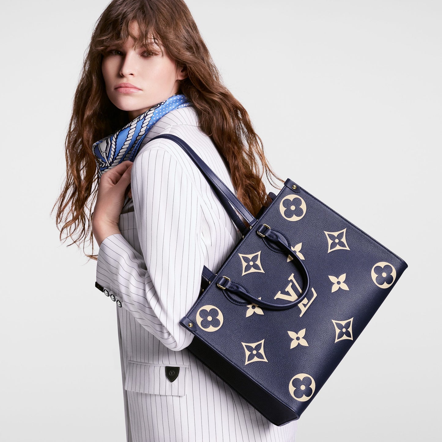 M47084 OnTheGo MM Navy Blue/Cream