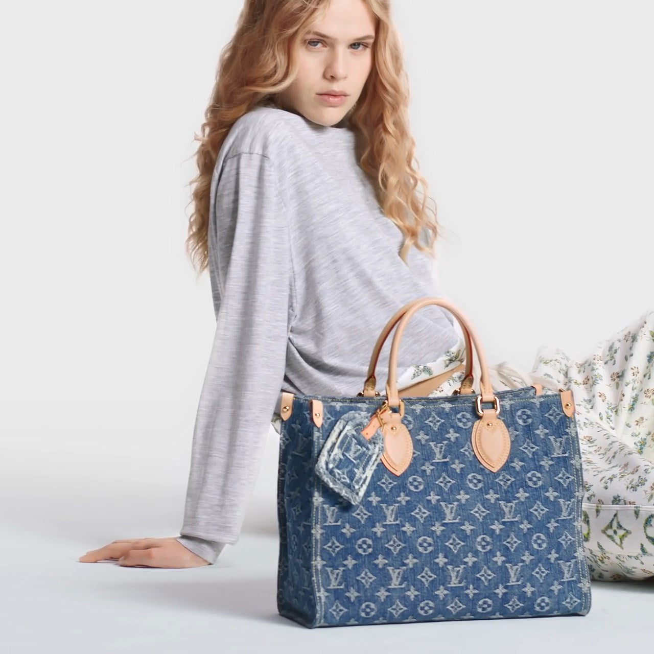 M46871 OnTheGo MM Denim Blue
