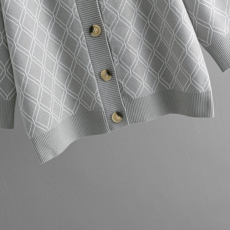 Loose Diamond Pattern V-Neck Cardigan