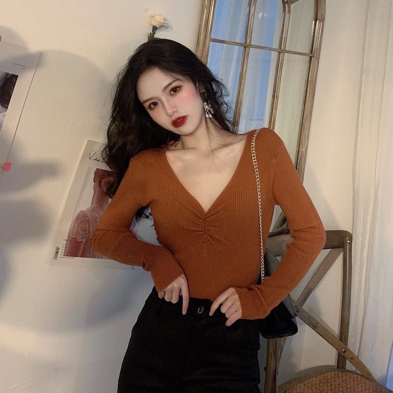 Slim V-Neck Commuter Pullover