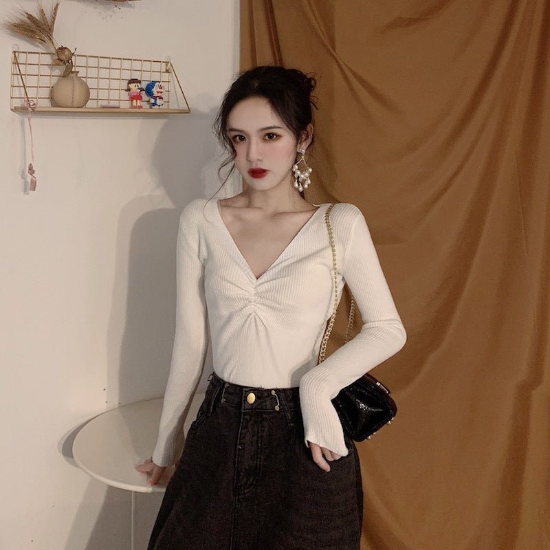 Slim V-Neck Commuter Pullover