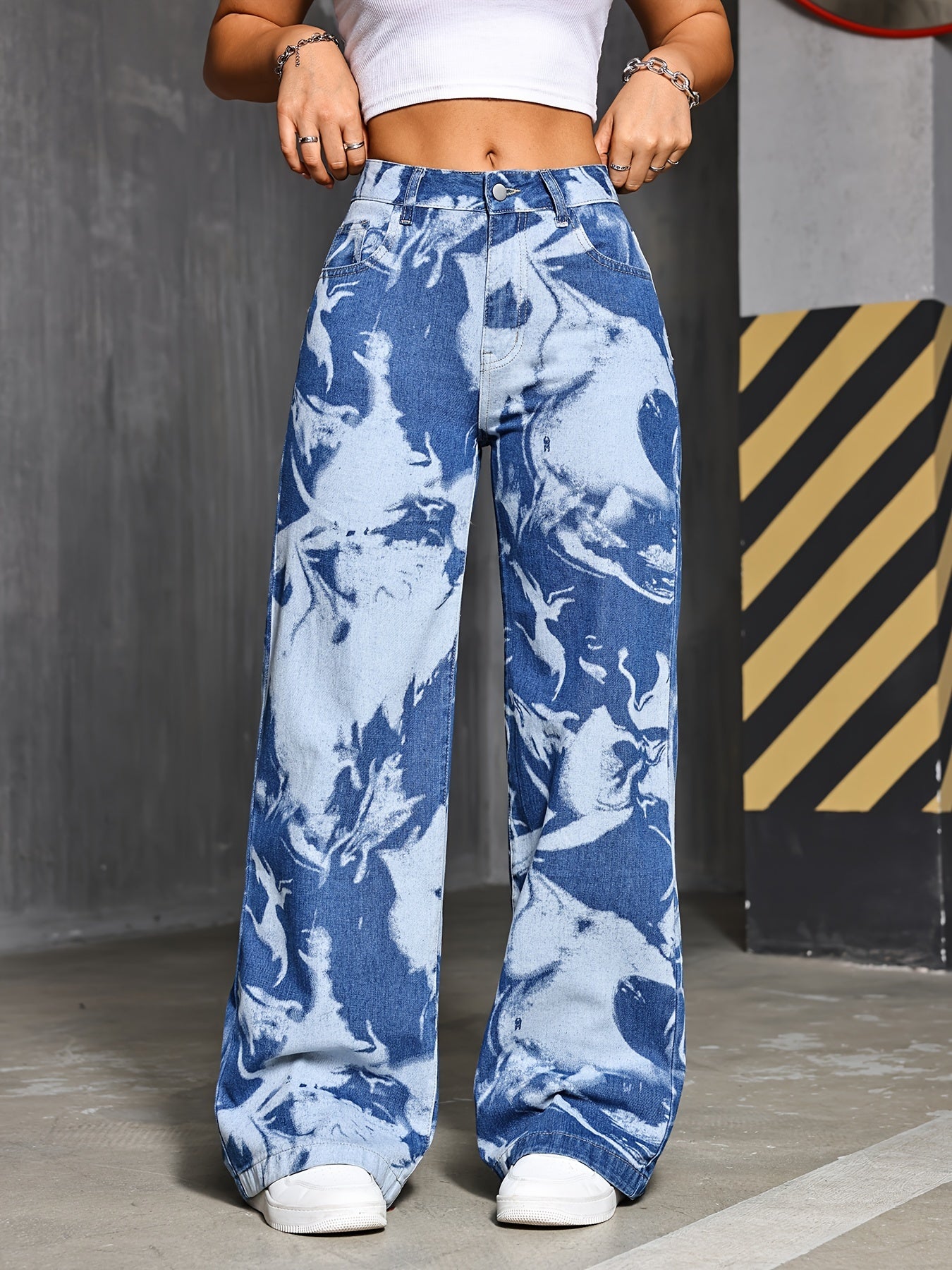 Straight-Leg Mid-Rise Jeans - Washed Denim DK5516