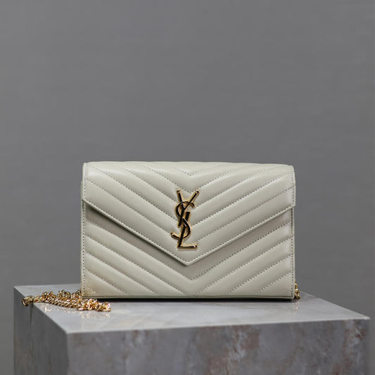 Cassandre chain wallet in lambskin