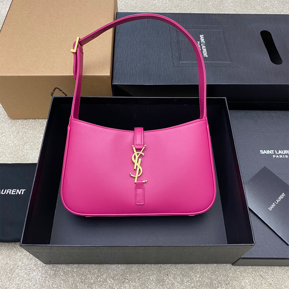 le 5 a 7 in smooth leather
