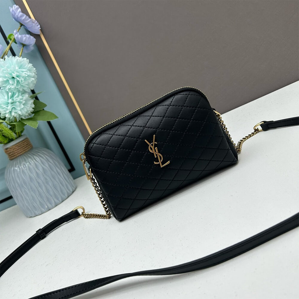 Gaby zipped pouch in quilted lambskin