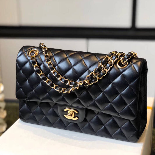 CLASSIC FLAP HANDBAG