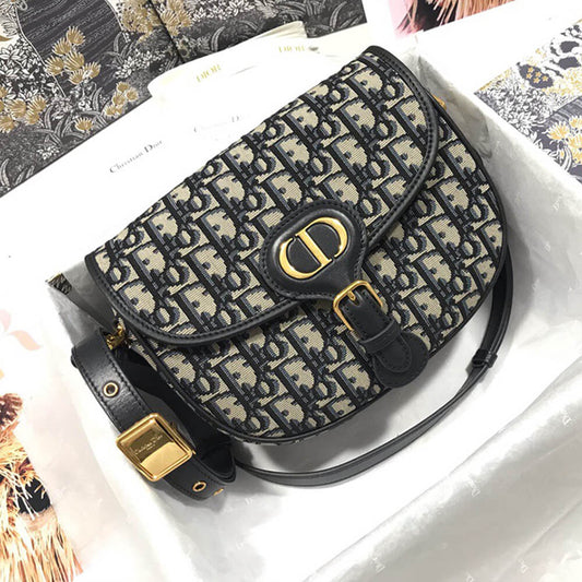 MEDIUM  BOBBY BAG