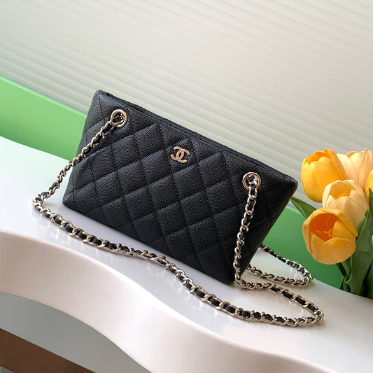 Classic Clutch with Chain