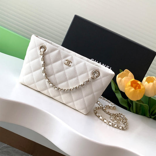 Classic Clutch with Chain