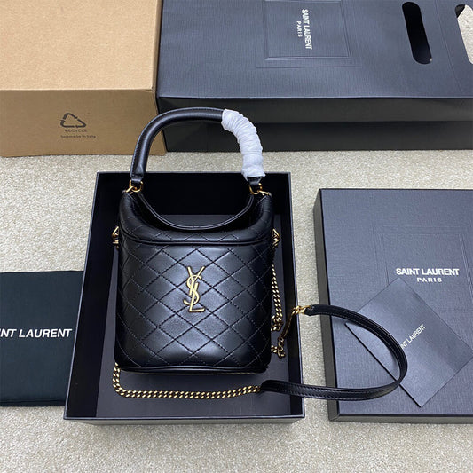 GABY BUCKET BAG IN LAMBSKIN