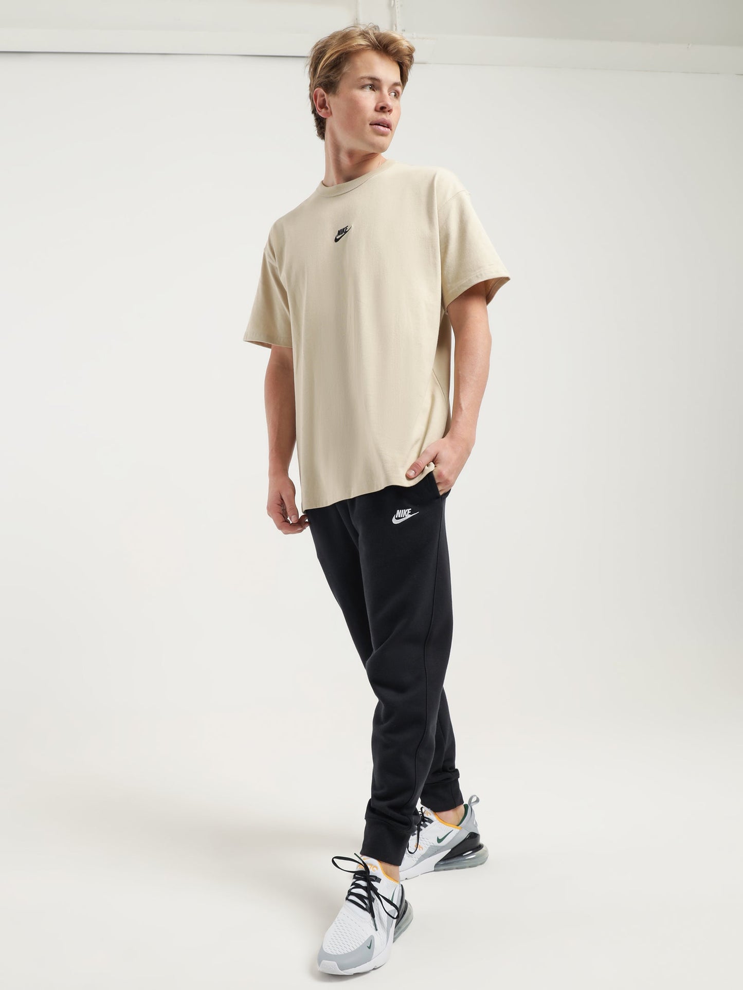 Sportswear Premium Essentials Sustainable T-Shirt