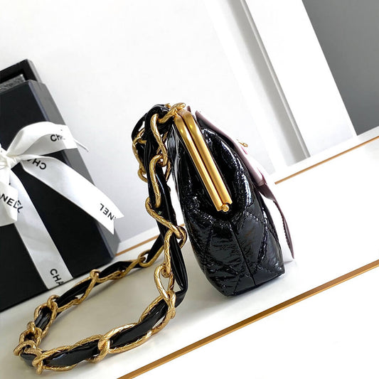 Large Clutch With Chain