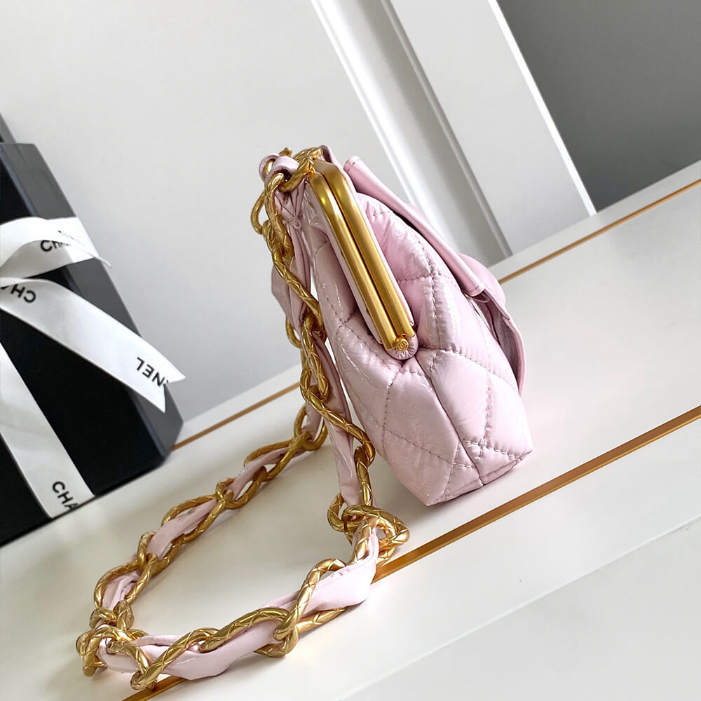 Large Clutch With Chain