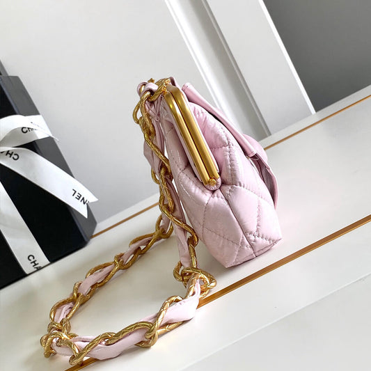 Large Clutch With Chain
