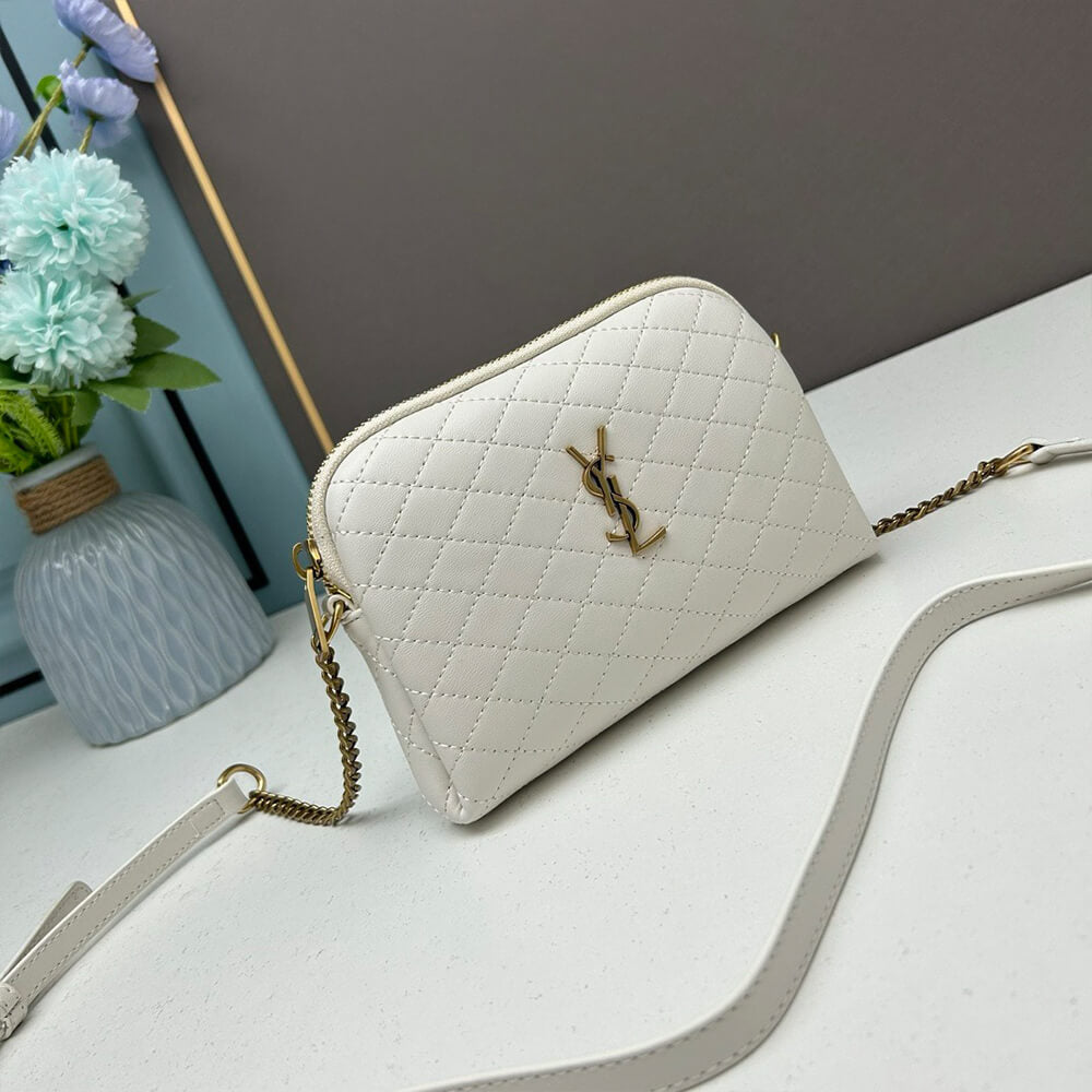 Gaby zipped pouch in quilted lambskin