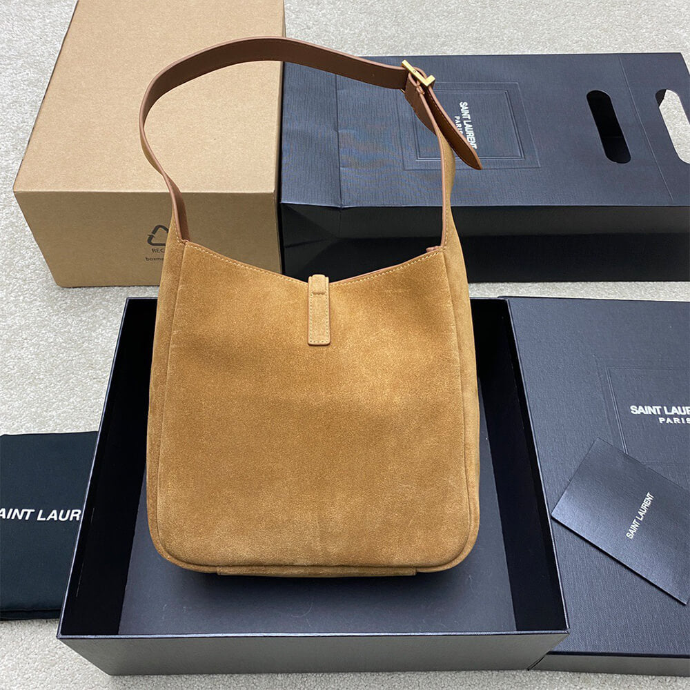 le 5 a 7 supple small suede