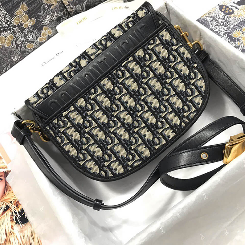MEDIUM  BOBBY BAG