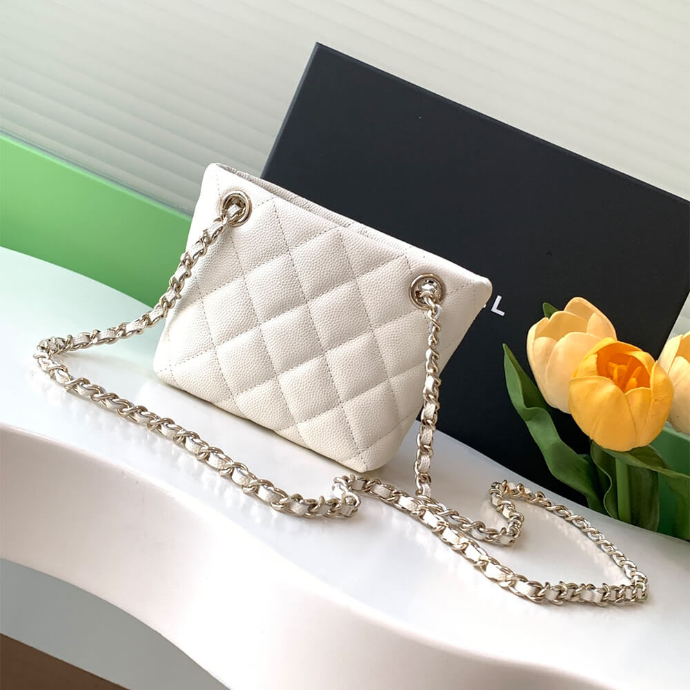 Classic Clutch with Chain