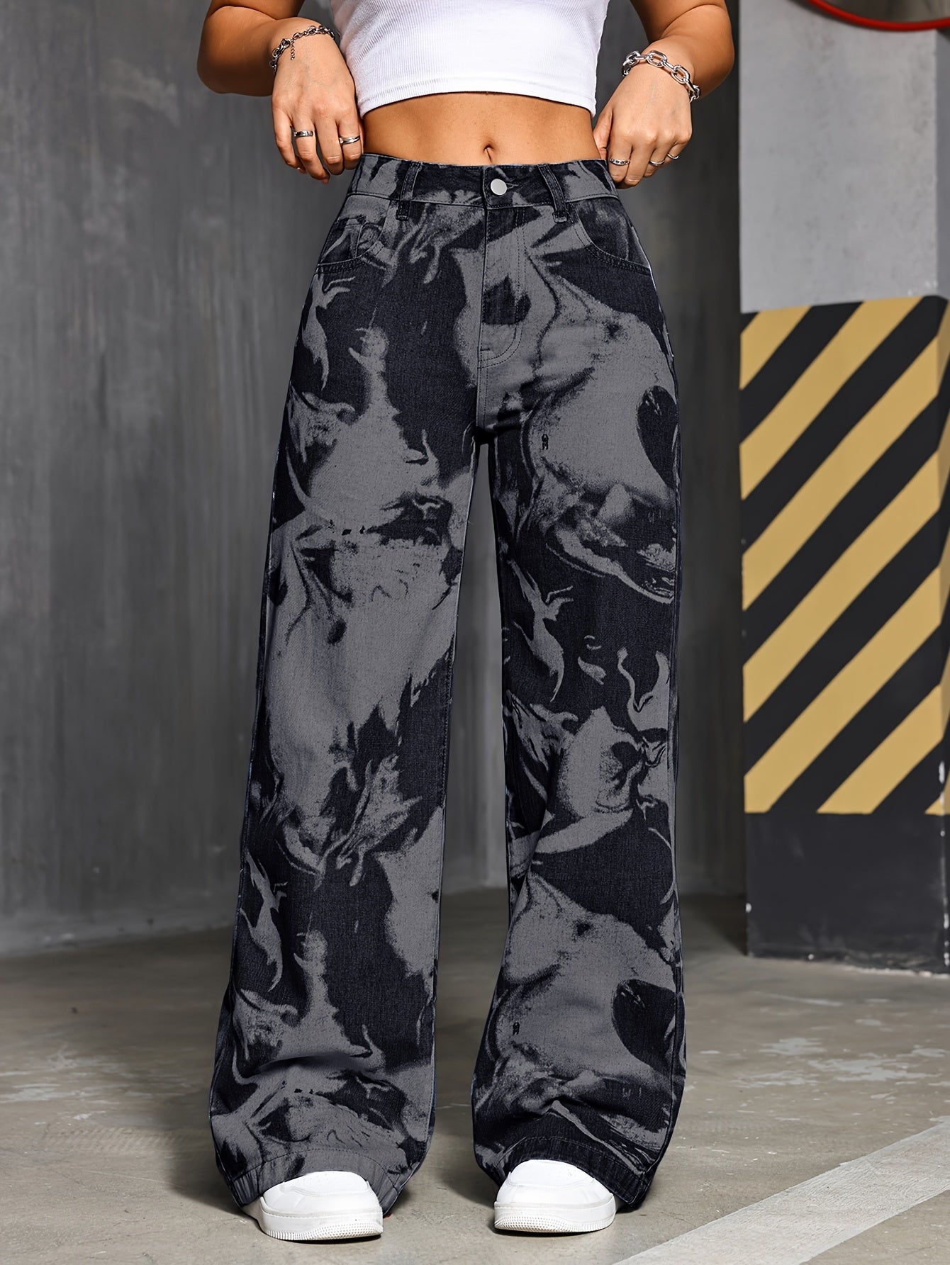 Straight-Leg Mid-Rise Jeans - Washed Denim DK5516