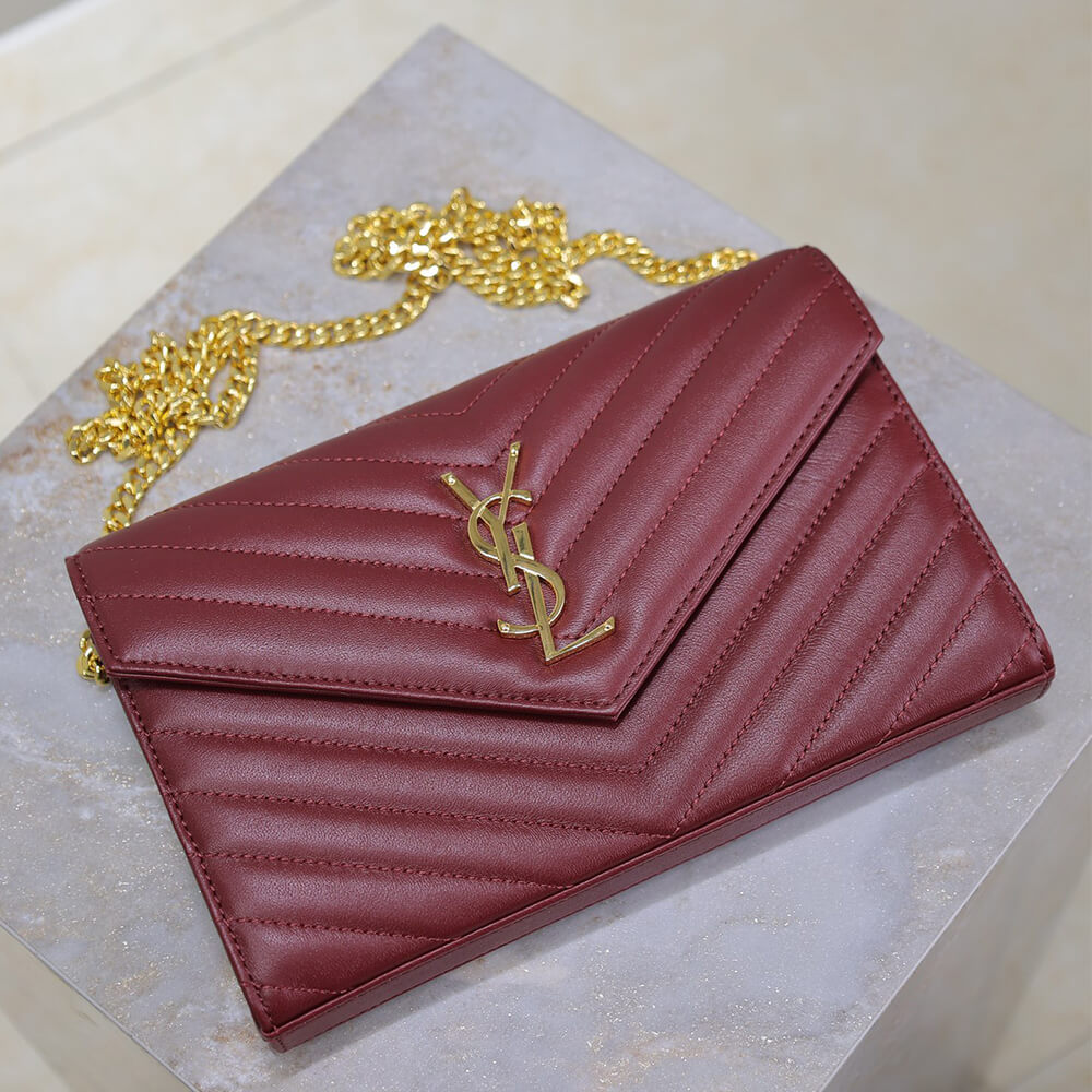 Cassandre chain wallet in lambskin