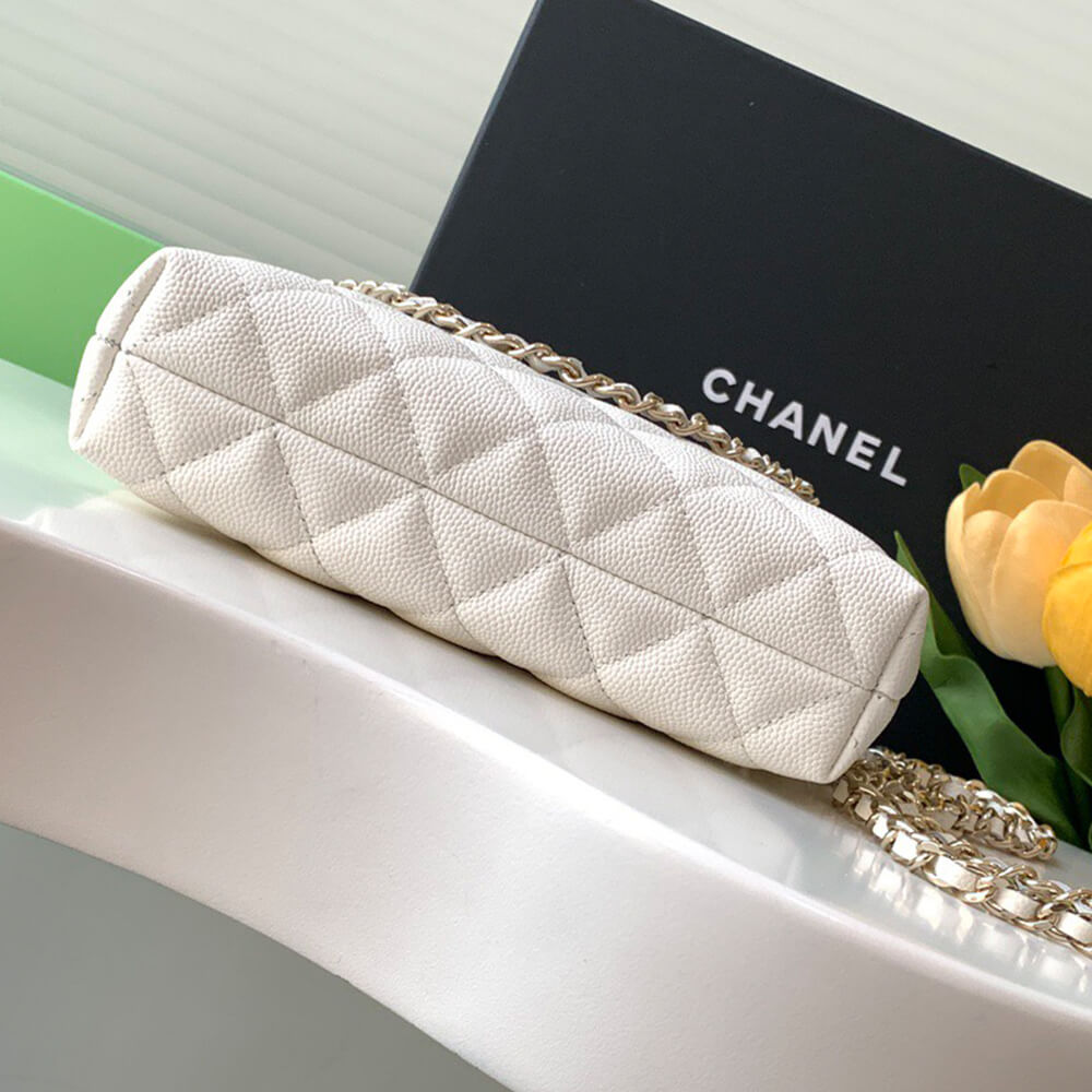 Classic Clutch with Chain