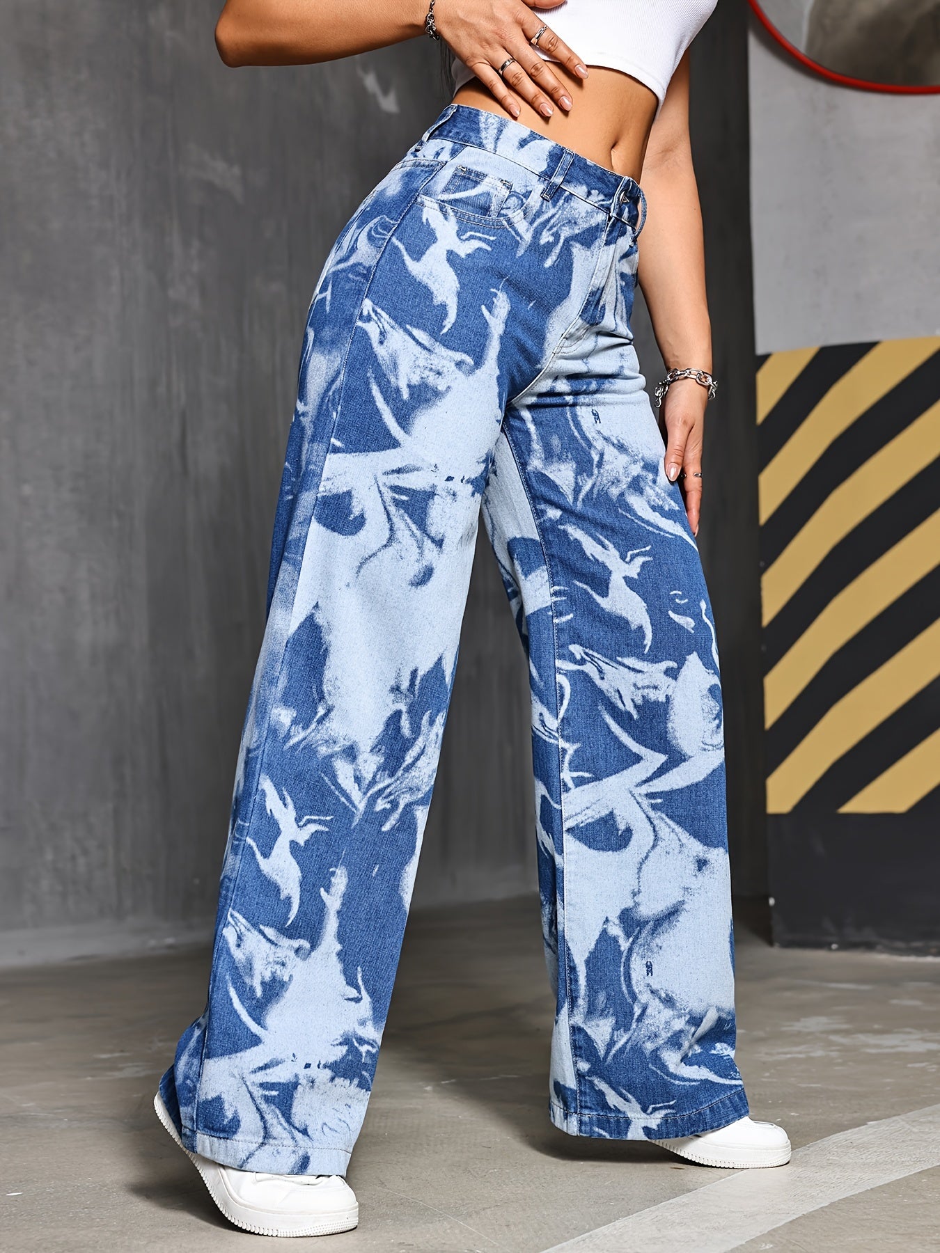 Straight-Leg Mid-Rise Jeans - Washed Denim DK5516