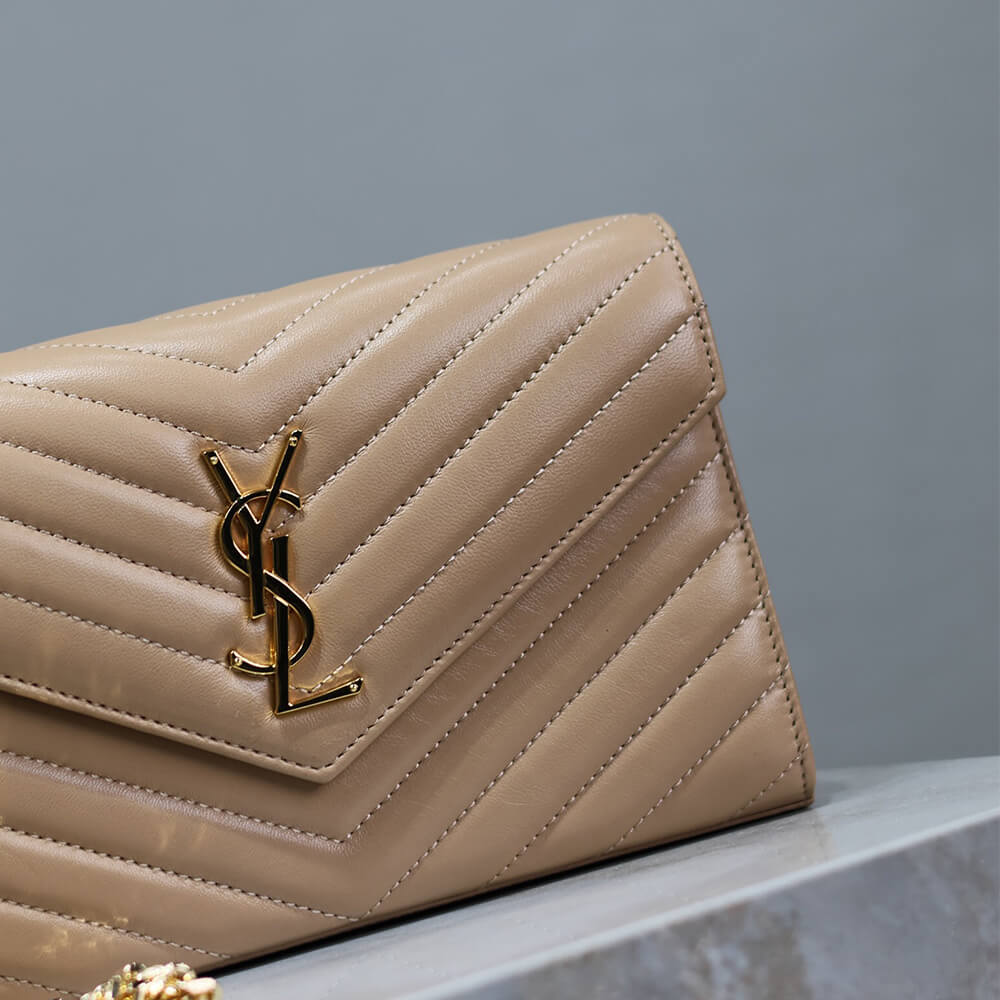 Cassandre chain wallet in lambskin